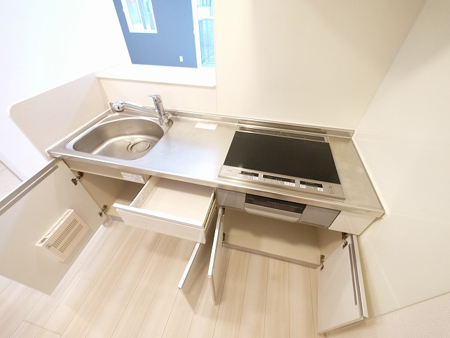 レジデンス天理　五番街のキッチン|コンパクトなキッチンで掃除もラクラク