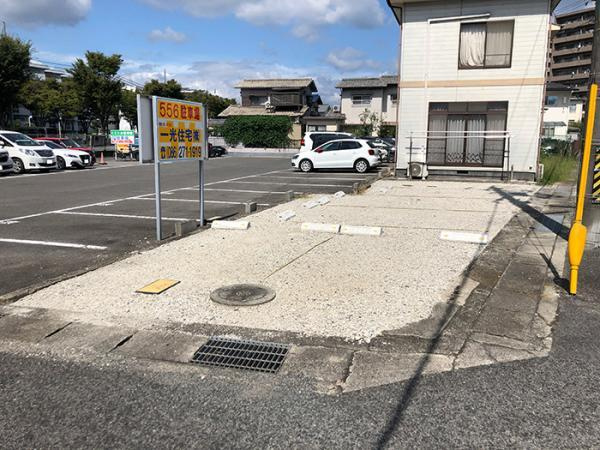 ディアステージ操山の駐車場