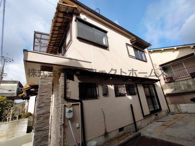 枚方市養父東町の一戸建ての外観