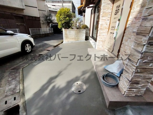 枚方市養父東町の一戸建ての駐車場