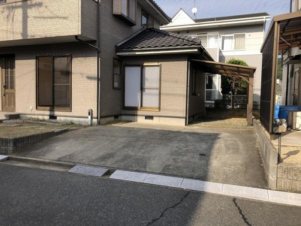 倉敷市林　リフォーム済み　中古住宅の駐車場