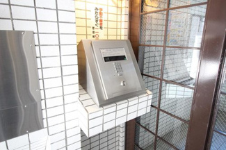 【エントランス】 | 防犯上安心のオートロック機能付きマンションです♪