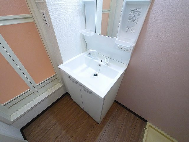 アスティオン飛鳥の独立洗面台|独立洗面化粧台が付いています