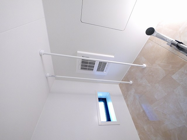 アスティオン飛鳥の設備|お風呂には浴室乾燥機も付いております。
