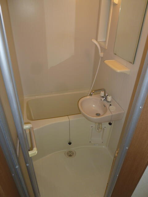 オリーブハウスの浴室