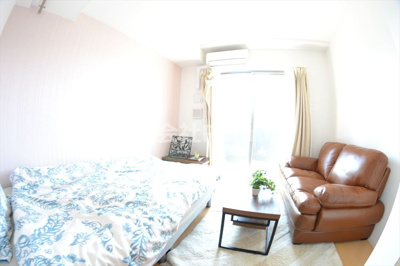 【居間・リビング】 | SERENiTE北浜 | おしゃれな居間です