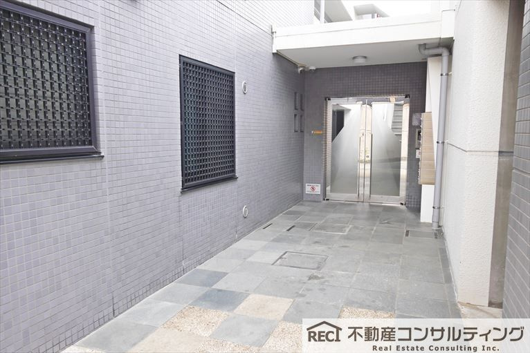 コムーネ山本通弐番館の駐車場