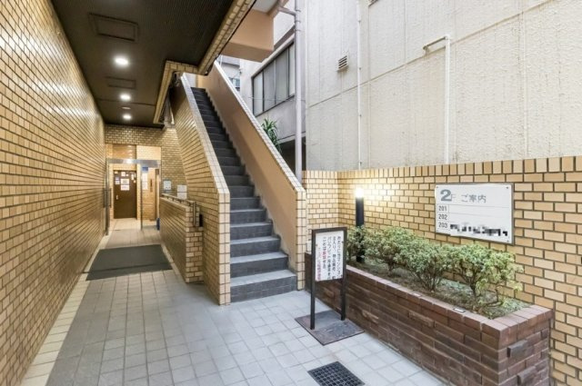 ホーユウパレス板橋仲宿のエントランス