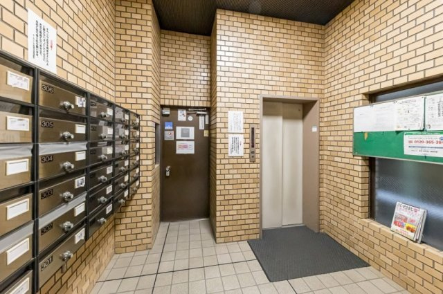 ホーユウパレス板橋仲宿のエントランス