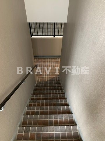 Perpetual Peace 谷町 （パーペチュアルピース谷町）BRAVI不動産のその他共用部分|【パーペチュアルピース谷町】共用階段