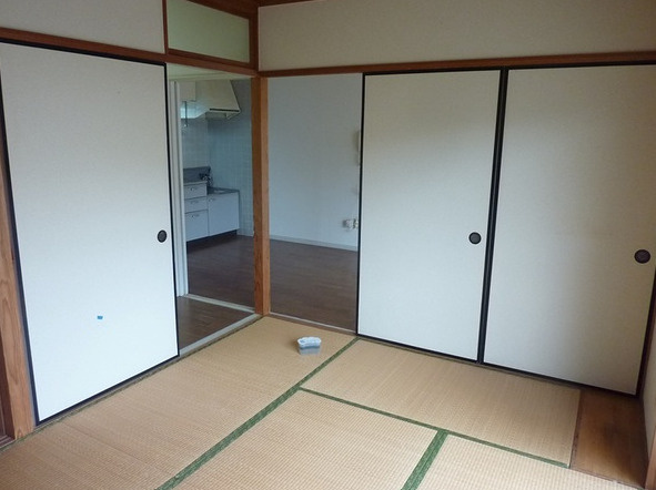 シティコーポ青峰の和室|6帖の和室です