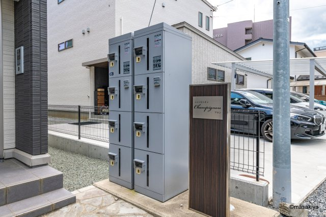 シャンピニオン　ブロンのエントランス