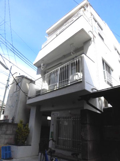 【外観】 | 鉄筋コンクリート造のがっちりとした建物。