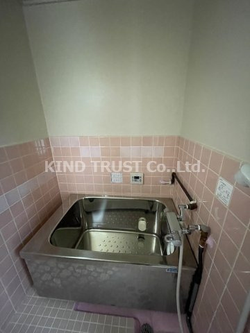 ハイツ田中の浴室|ゆったり過ごせるお風呂です