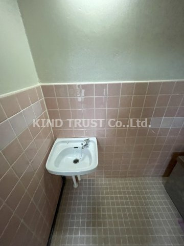 ハイツ田中の洗面所|ゆったりとスペースのある洗面所