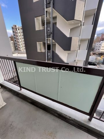 ハイツ田中のバルコニー|外からの目が気にならないバルコニーで洗濯物が干せます