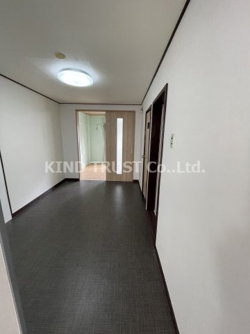 ハイツ田中の居間・リビング|こちらの居間で趣味の時間をお楽しみください