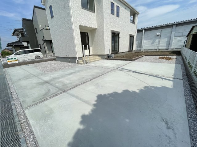 藤岡市藤岡第29（全1棟）1号棟の駐車場|車をお持ちの方に嬉しい駐車場付きの物件です