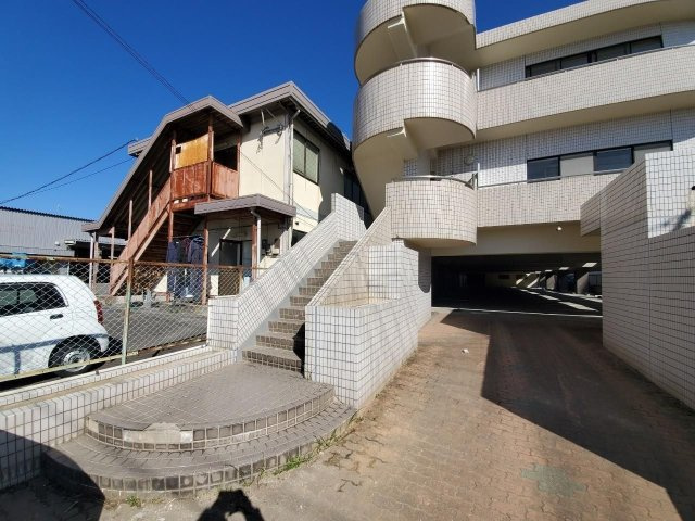 グレースマンション櫛原のエントランス