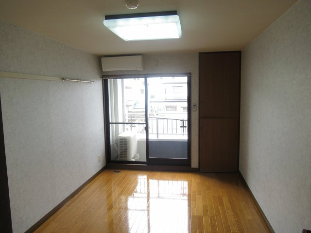 ビートルハウスの洋室