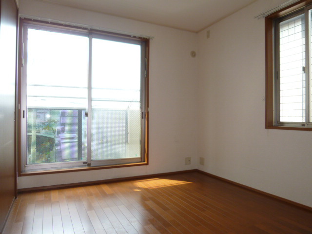 ゴールドパークＡの洋室