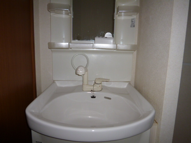 ゴールドパークＡの独立洗面台|洗髪洗面化粧台