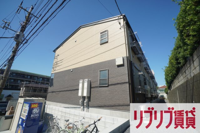 S Court（エスコート）の外観
