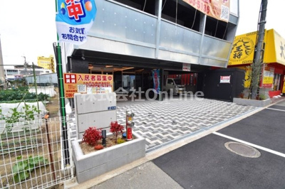 【エントランス】 | グランシアター高井田