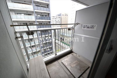 【バルコニー】 | ベルシモンズ谷町 | 暖かな日差しのふりそそぐバルコニー
