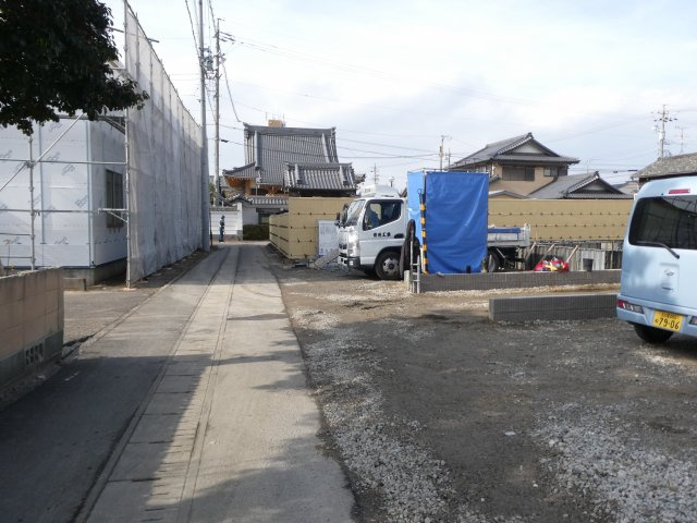 碧南市松江町2丁目新築分譲住宅　3号棟の前面道路含む現地写真|碧南市松江町2丁目新築分譲住宅前面道路写真です。南側公道約2ｍ