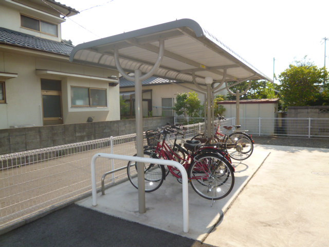 倉敷市西中新田のアパートのその他共用部分|自転車置き場