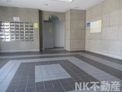 【ロビー】 | ル・ボオン21（河内花園賃貸） | 建物の内部です