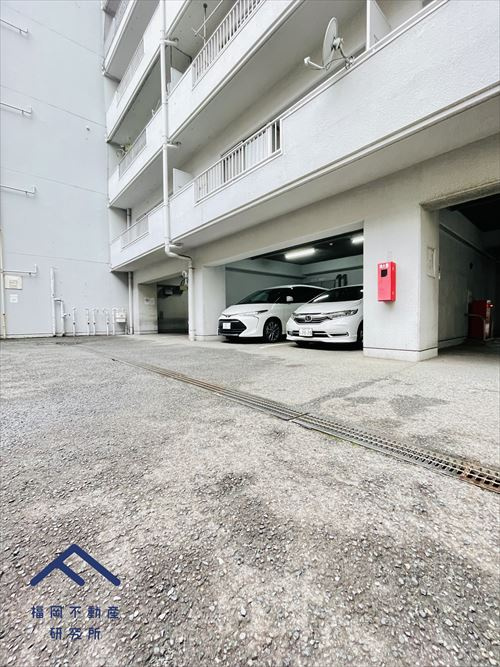 ニューライフ天神の駐車場