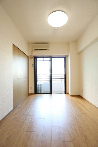 ダイナコートグランドエスタディオ　５階の居間・リビング|別号室のものです。現状優先です。