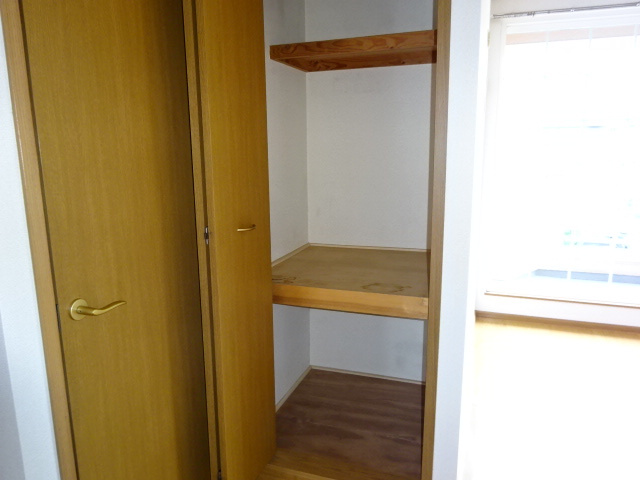 クレストール山地Bの収納|LDK収納