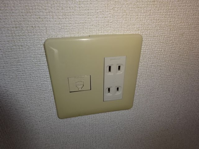 クレストール山地Bの設備|電話モジュラー