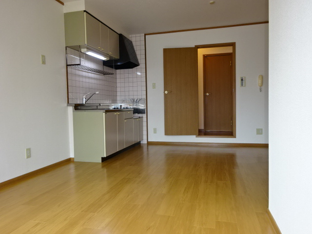 クレストール山地Bの居間・リビング