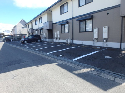 【駐車場】 | プレセジュール日吉 | 日吉町　プレセジュール日吉　2DK　駐車場