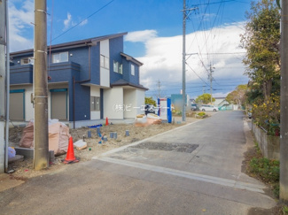 【前面道路含む現地写真】