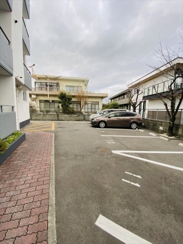 フォレックス諸岡1号館の外観