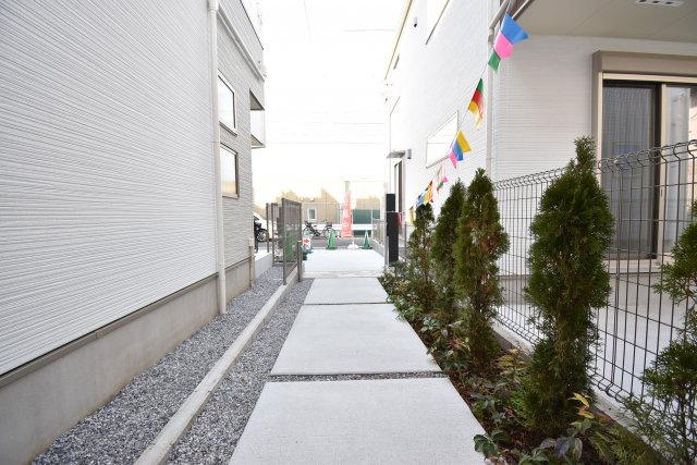 【その他】 | 板橋区西台１丁目 新築戸建 | ～完成済 最終１棟　即内覧可～
■公道２面接道で日当たり良好