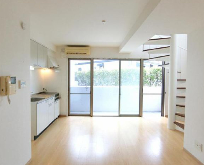 ラビーナ櫛原の居間・リビング|ゆったりとしたリビングです