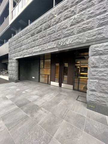 プレサンス梅田ヴェルテのエントランス|清潔なエントランスです