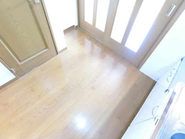 エステラグーナ七番館のキッチン|同物件別部屋