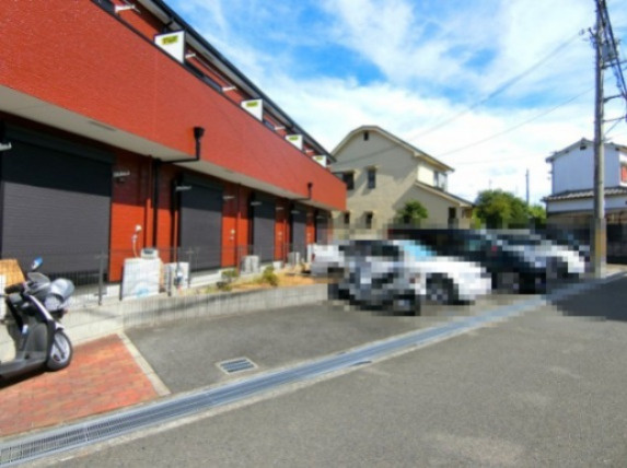 エステラグーナ七番館の駐車場