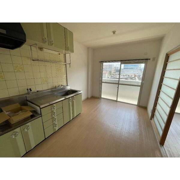 ラーク安田PARTⅡの居間・リビング|ダイニング