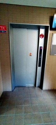 【その他共用部分】 | フェアコート大阪城公園 | エレベーターがございますので重い荷物の日でも安心です。