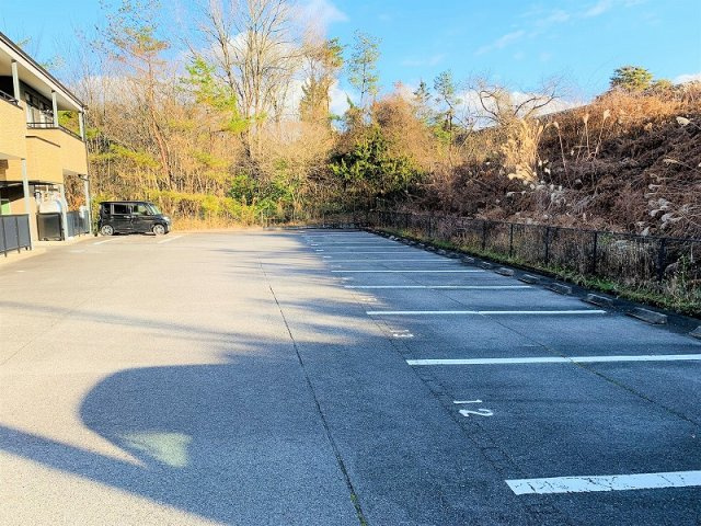 サン・フロンティアⅠの駐車場