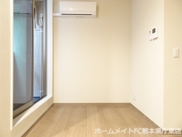 熊本市中央区九品寺３丁目のアパートの居間・リビング