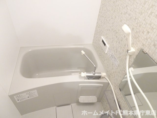 熊本市中央区九品寺３丁目のアパートの浴室